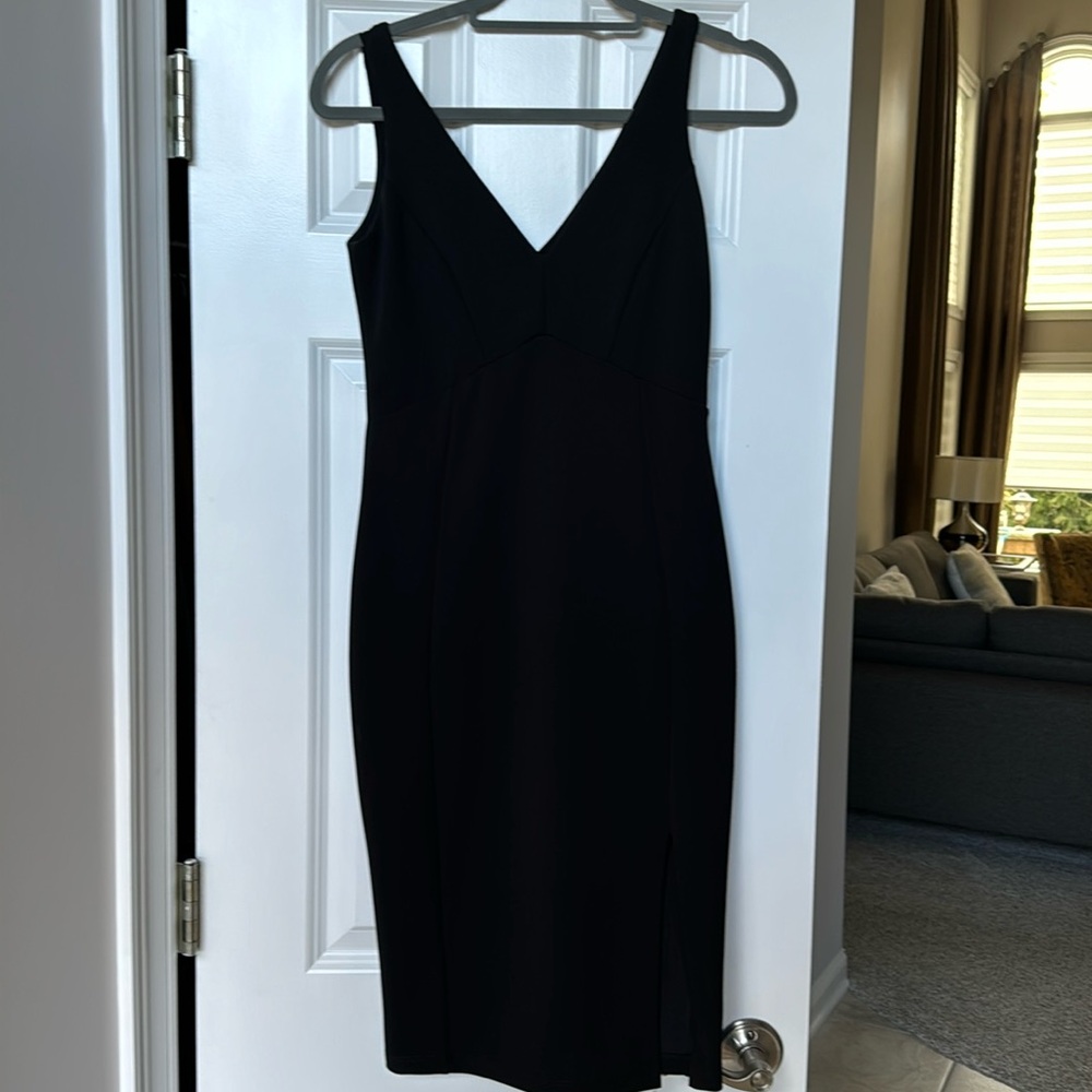 Lulus size 2 little black dress